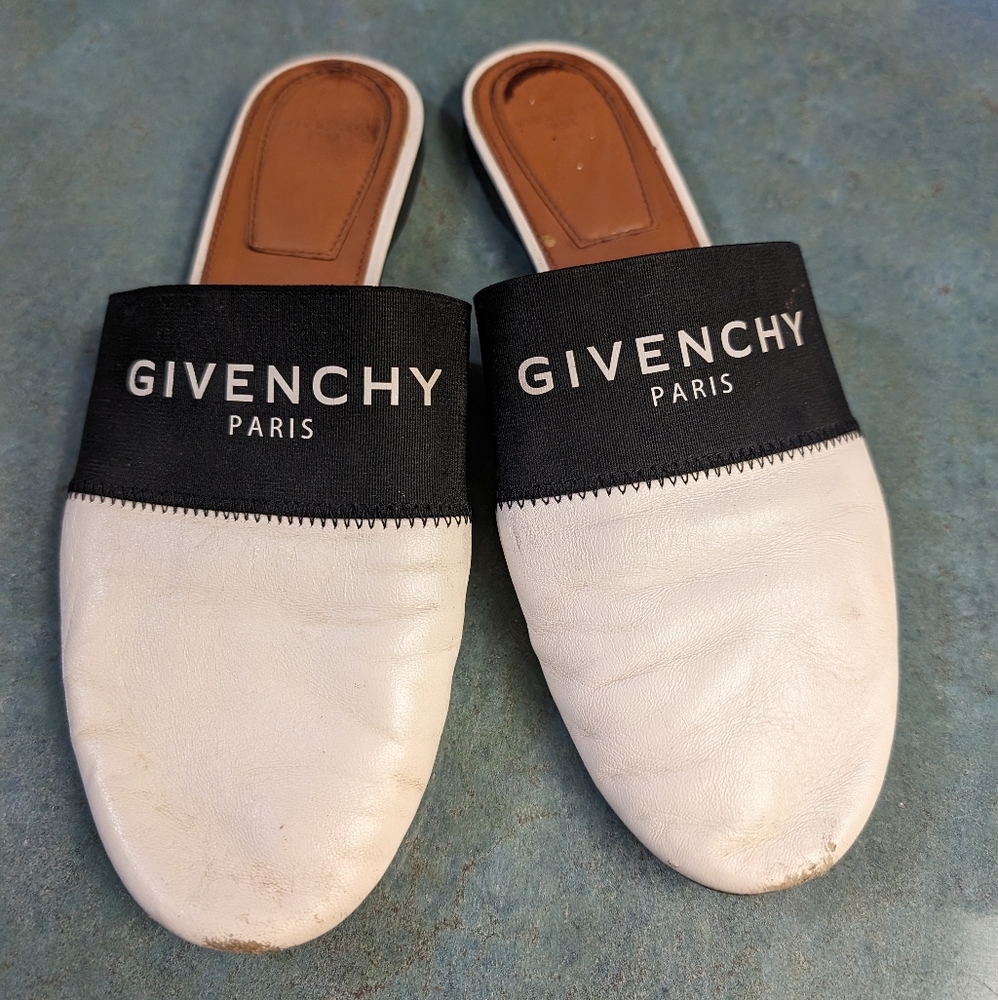 ***SOLD*** Givenchy bedford mules Size38